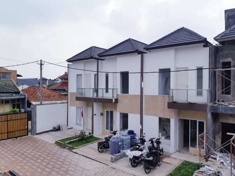 Dijual Rumah Strategis di Villa Menjangan Bintaro AG1917