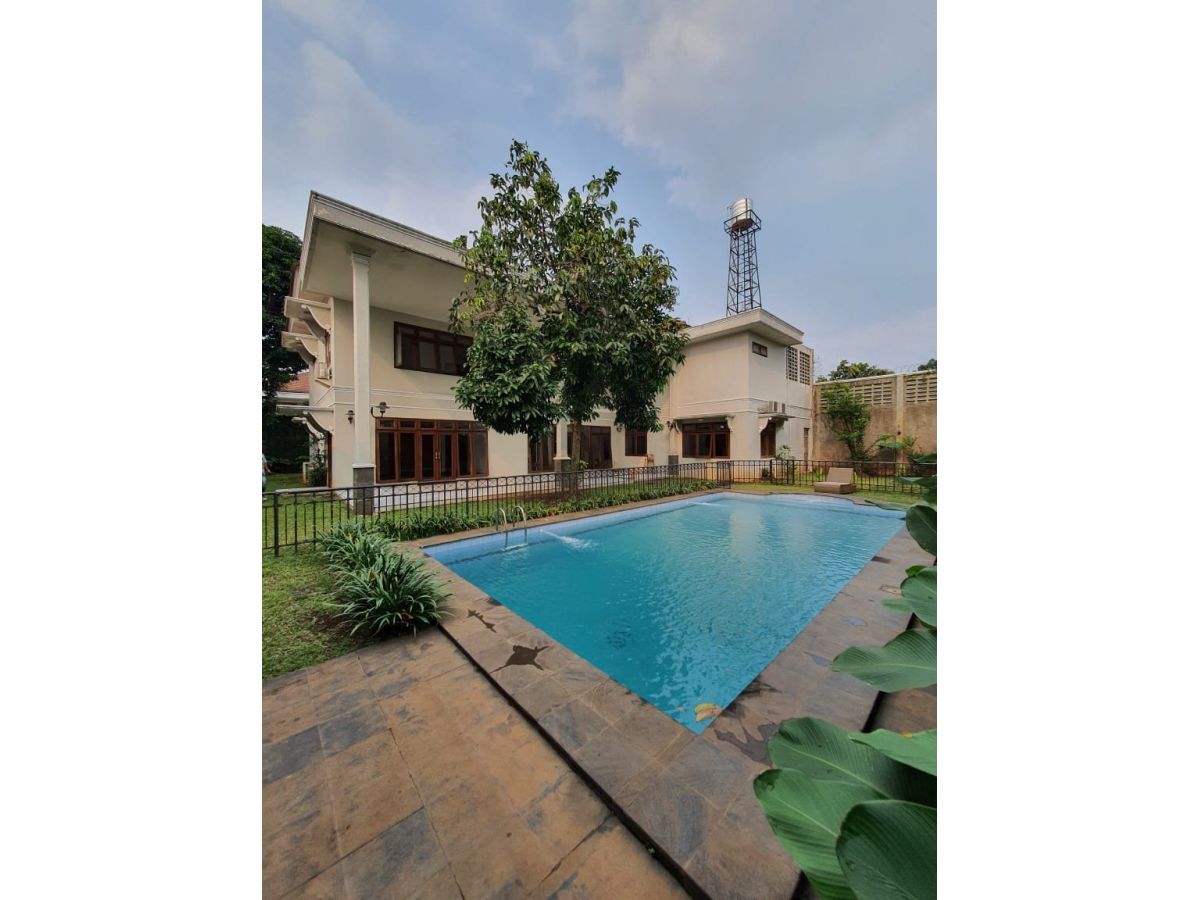 Dijual Rumah Strategis Belakang Citos Jakarta Selatan AG1932