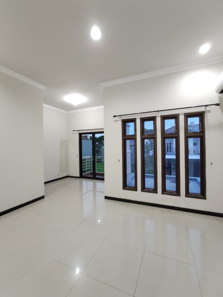 Rumah Apik, Siap Huni Royal Residence, Kensington, Surabaya