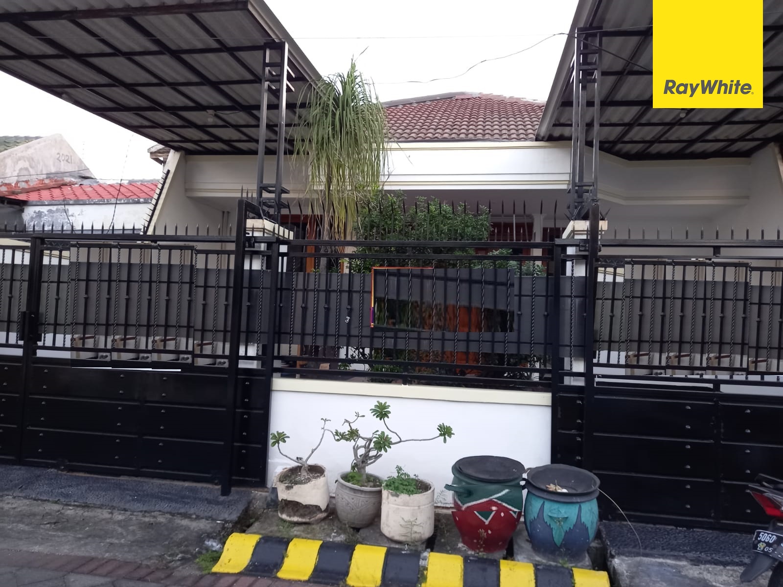 Rumah Dijual Simpang Darmo Permai Selatan, Sambikerep, Surabaya