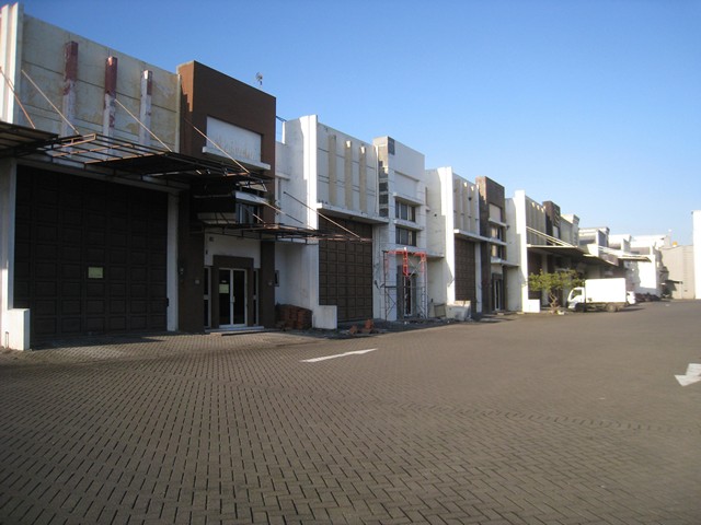 Gudang Margomulyo Grand Centre Strategis MultiGuna, Surabaya