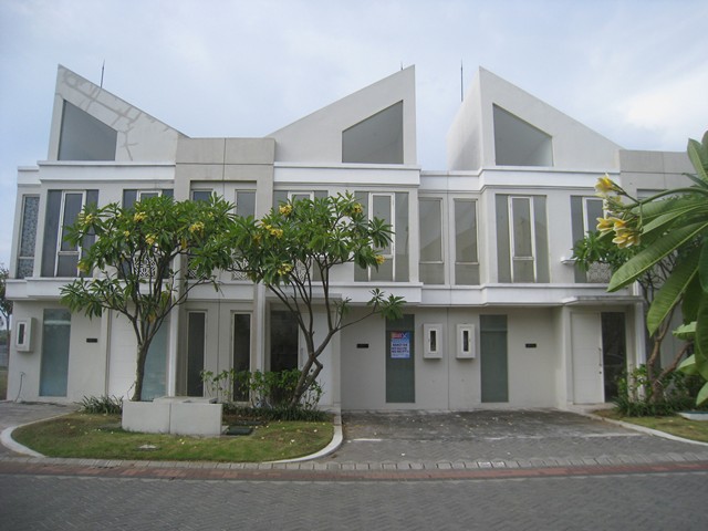 Rumah 2 lantai Minimalis Modern di Grand Pakuwon, Tandes, Suraba