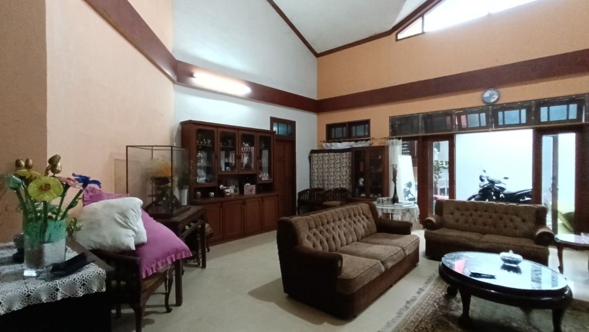 Dijual Rumah Dengan Tanah Luas di Bangbarung, Kota Bogor PR1902