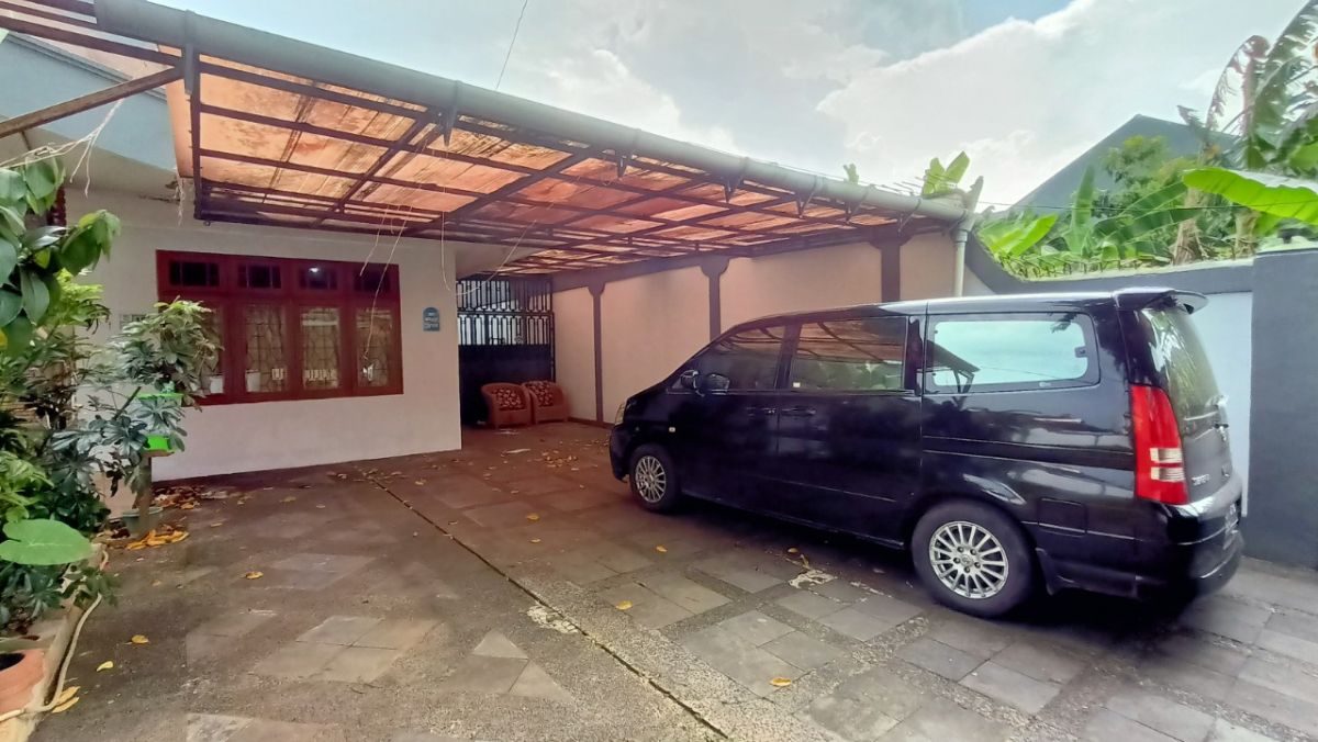 Dijual Rumah Dengan Tanah Luas di Bangbarung, Kota Bogor PR1902