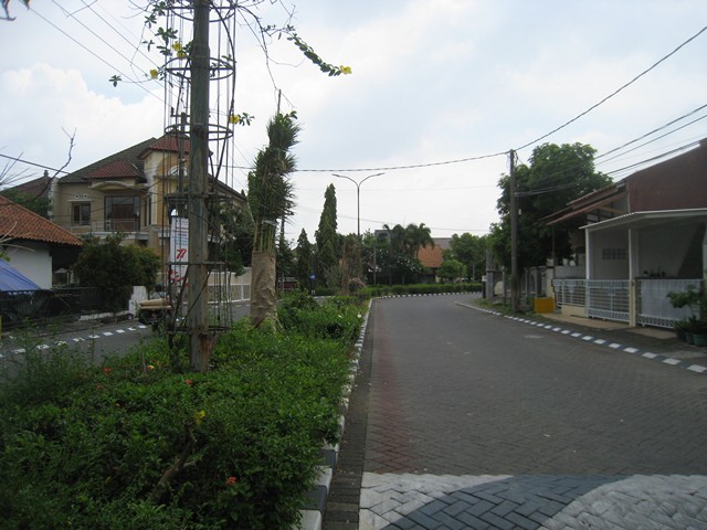 Rumah Terawat Siaphuni SHM diPerumahan Babatan Pratama, Surabaya