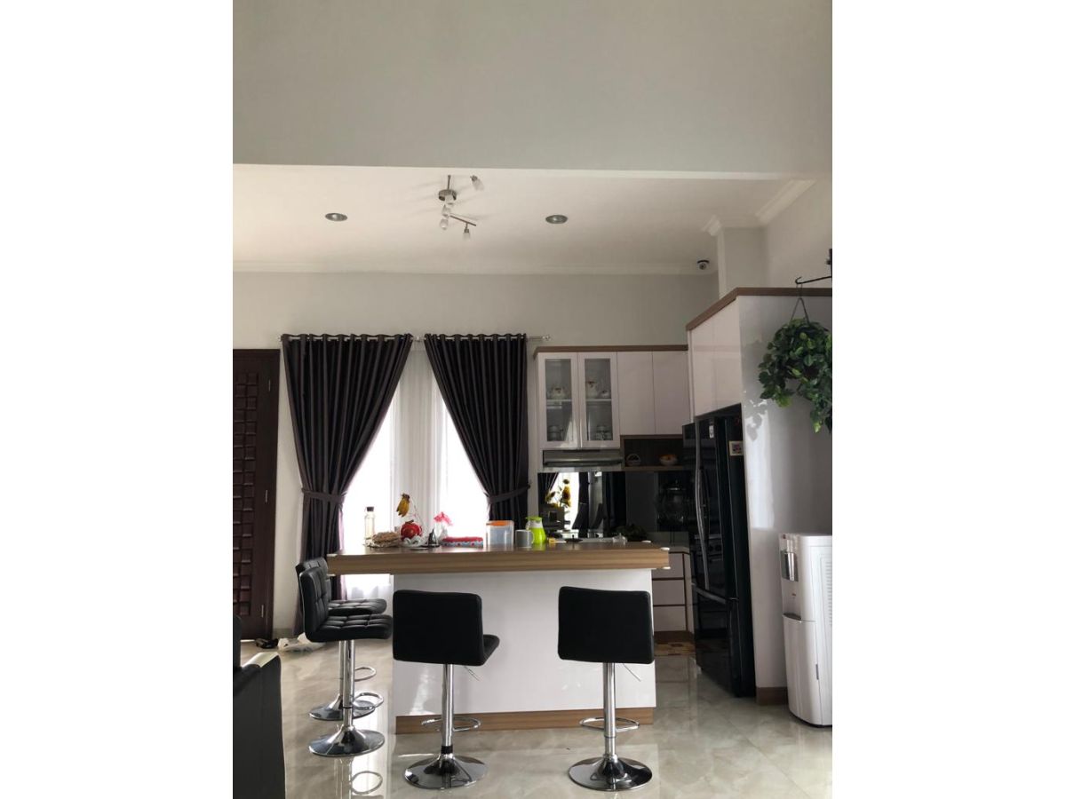 Dijual Rumah 2 Lantai Hoek Dekat Pasar Apoeng, Sentul City