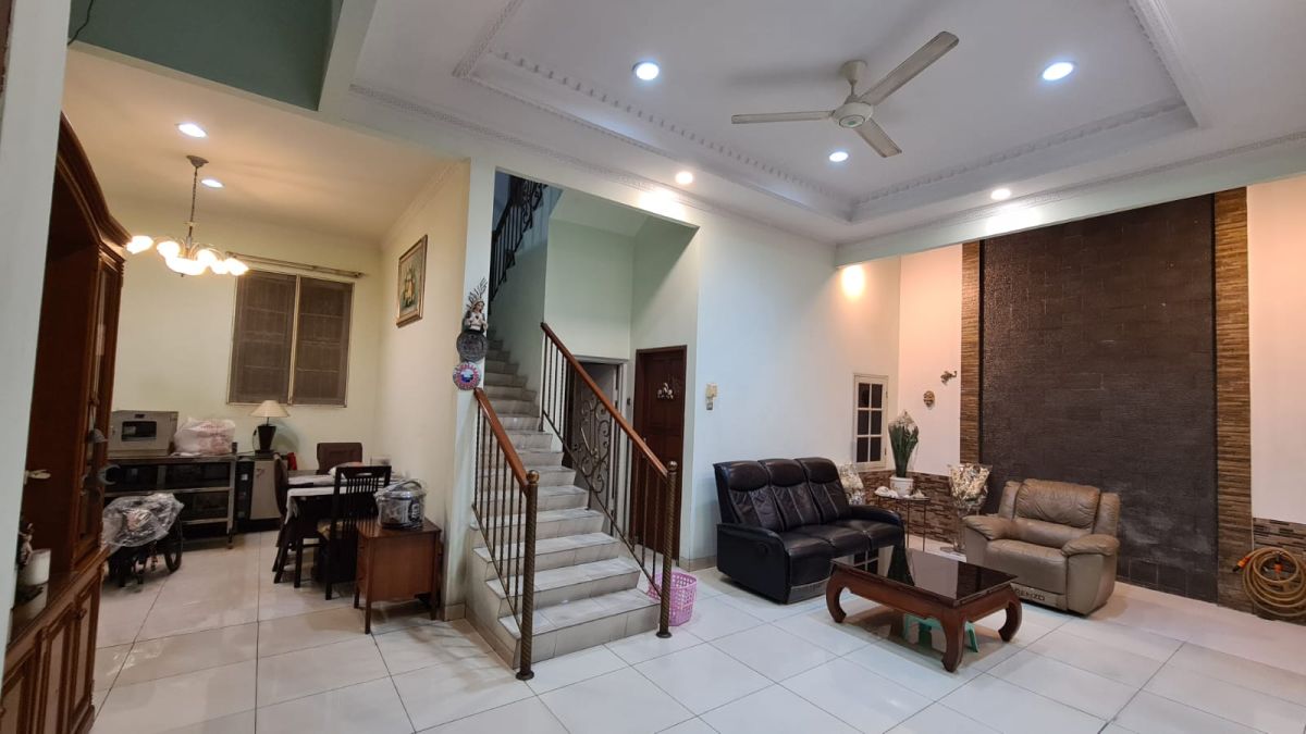 Dijual Rumah 2 Lantai Semi Furnished di Sunter, Jakarta Utara