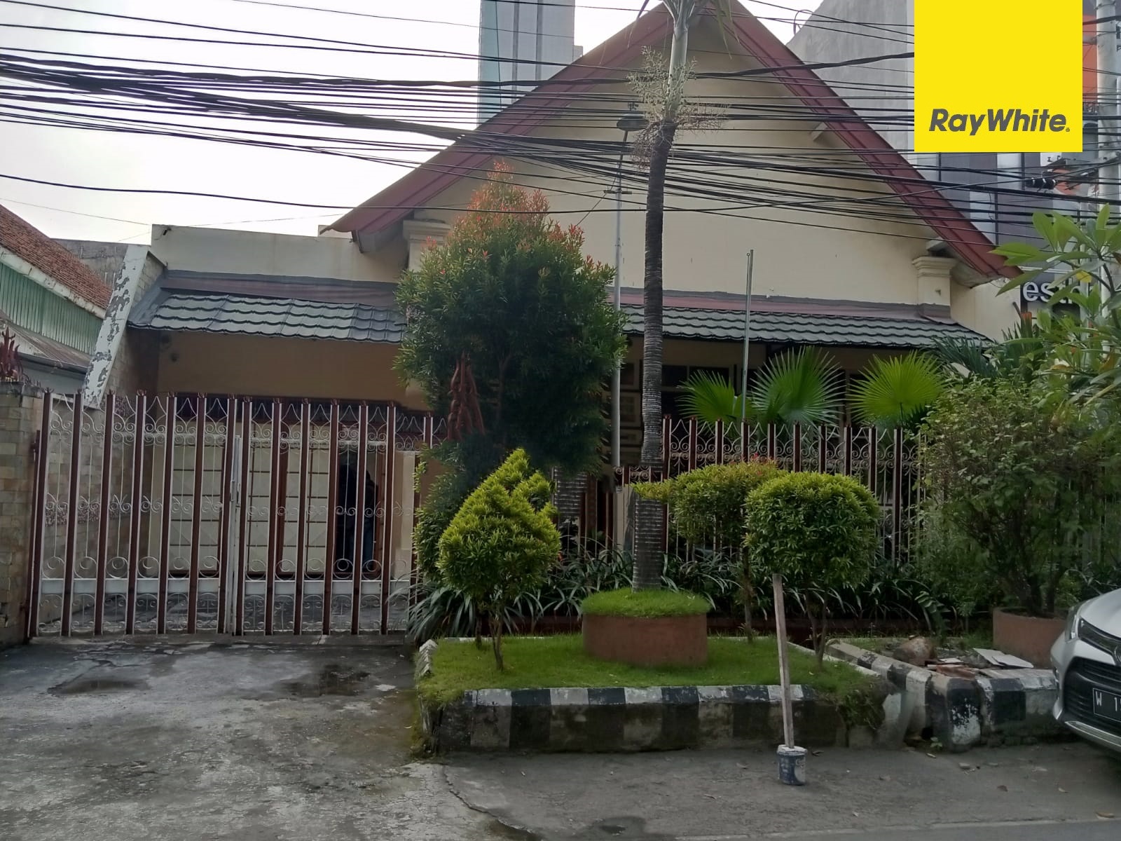 Dijual Rumah SHM Pusat Kota di Jalan Sumatra Surabaya