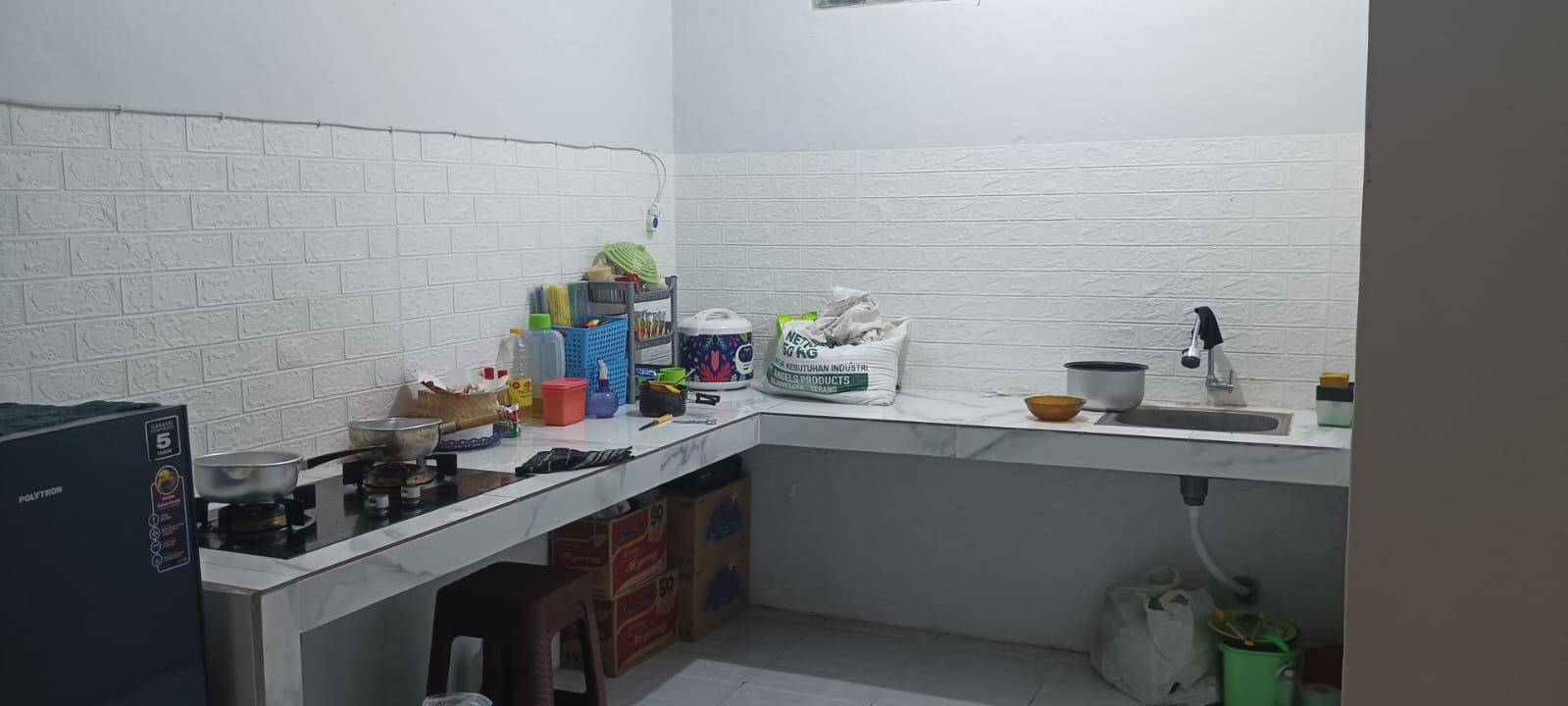 Dijual Cepat Rumah Lokasi Strategis di Jl. Krakatau, Surabaya