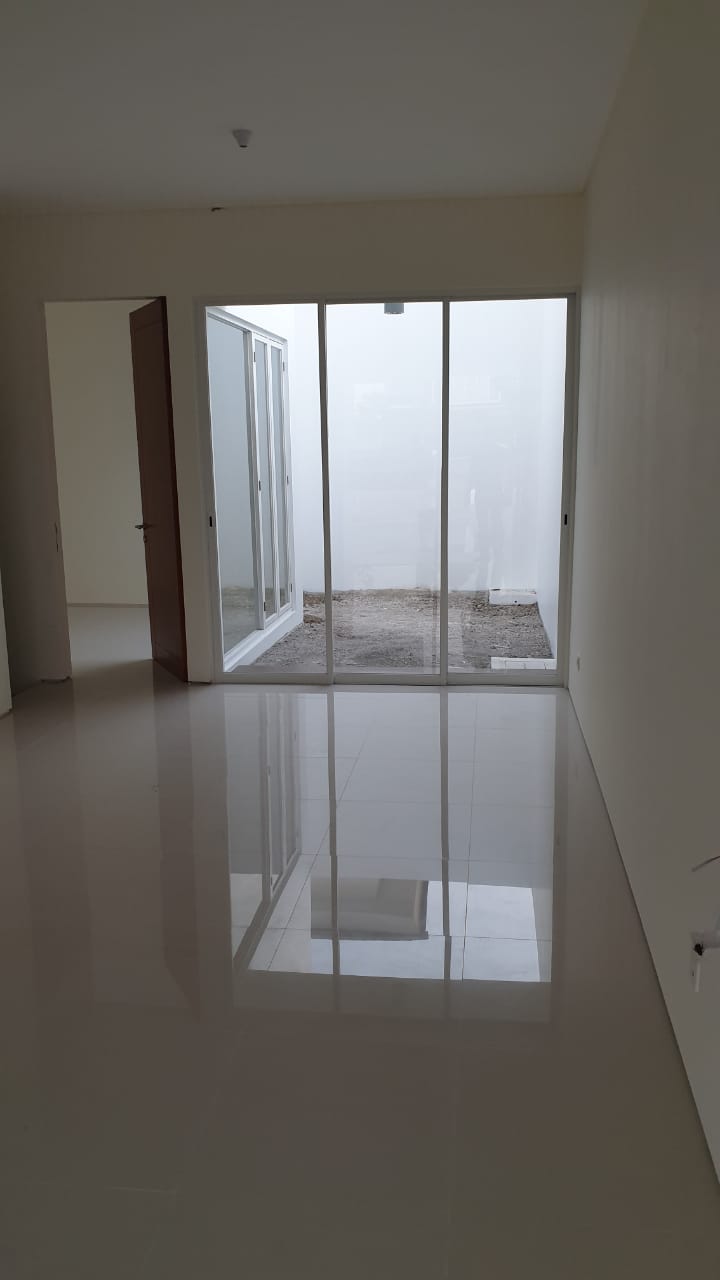 Dijual Rumah Siap Huni Lokasi di Royal Residence, Wiyung