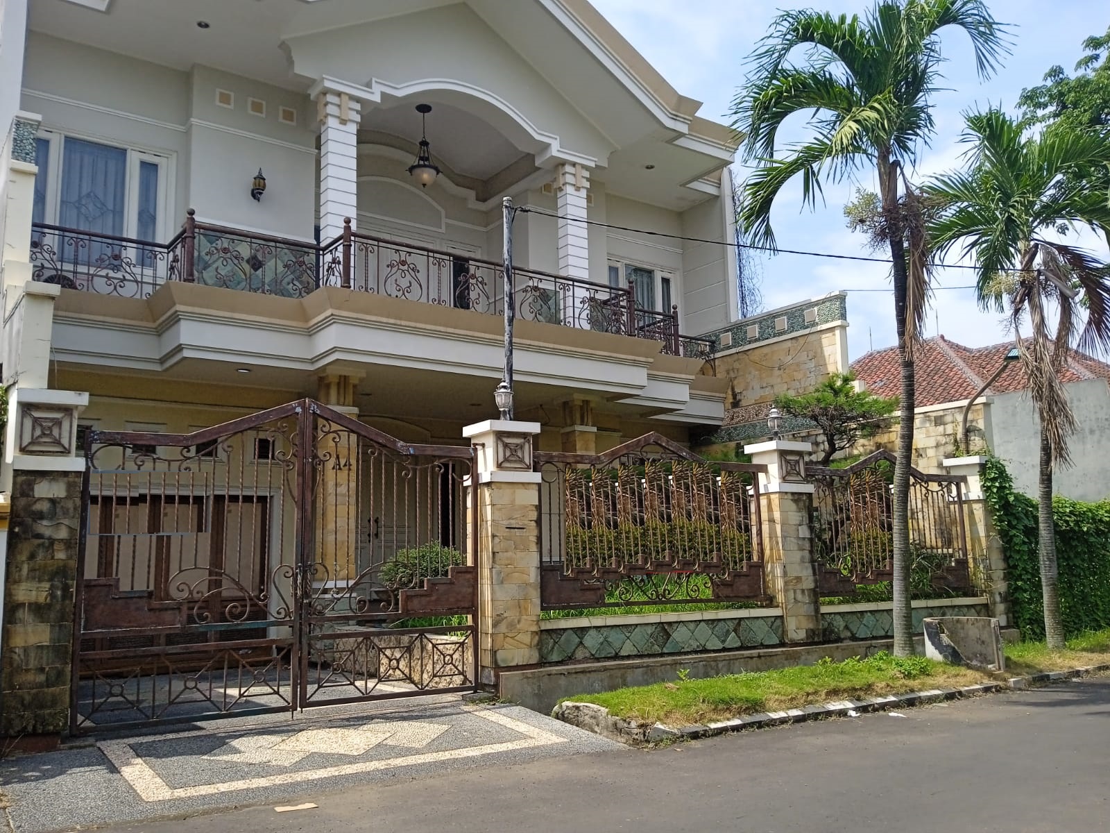 rumah dijual griya babatan mukti surabaya