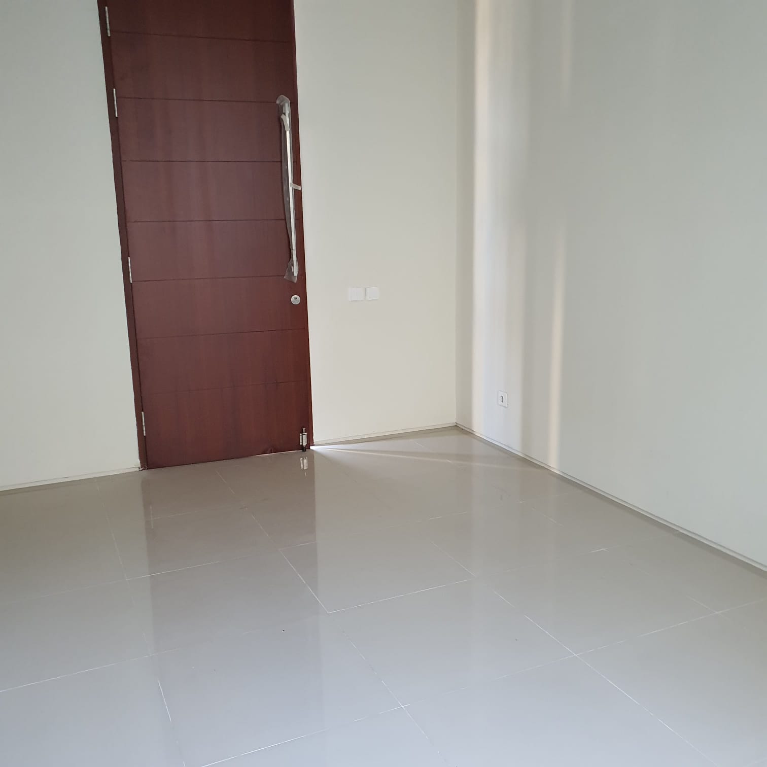 Rumah Dijual Northwest Lake, Citraland, Surabaya