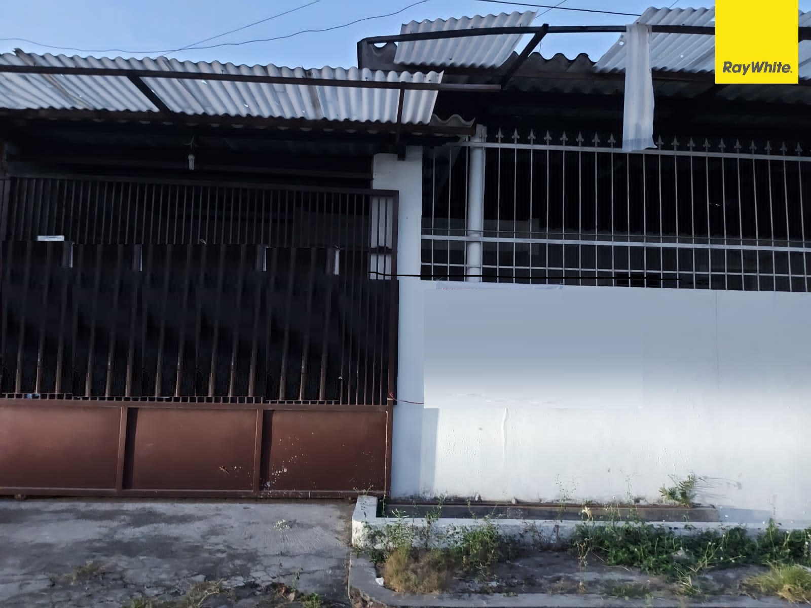 Disewakan Rumah Lokasi Strategis di Jl. Darmo Indah Selatan, SBY