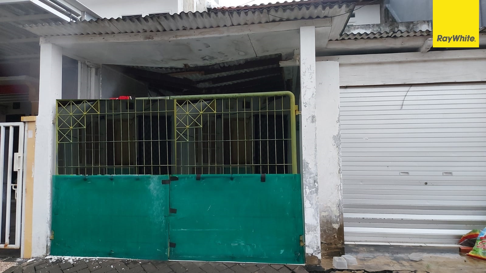 Dijual Cepat Rumah Lokasi Strategis di Babatan Pratama, Surabaya