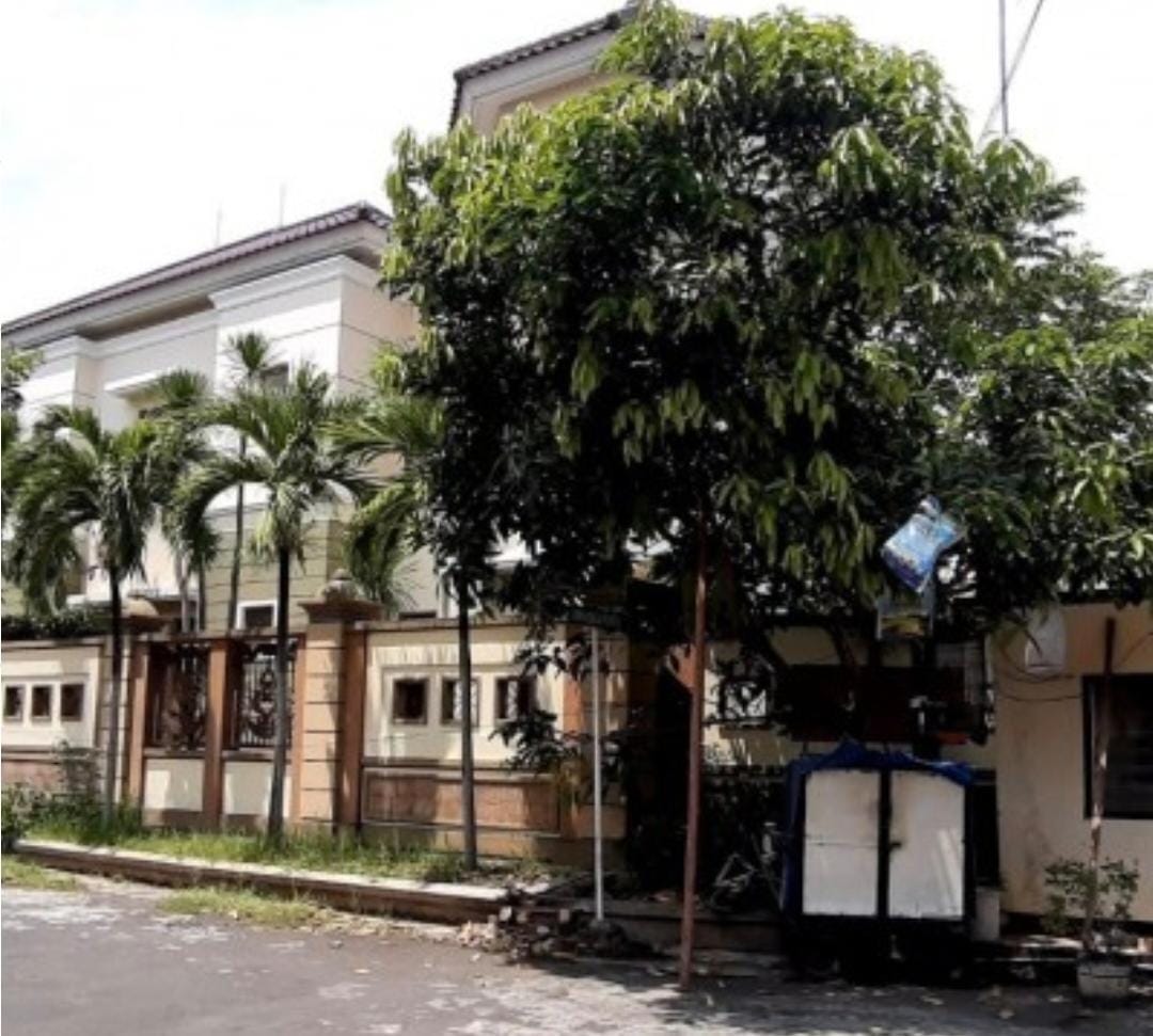 Dijual Rumah 2 lantai di Jl Dharmahusada Indah Barat Surabaya