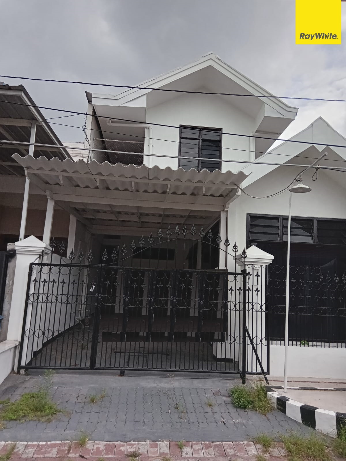 Disewakan Rumah di Jl. Simpang Darmo Permai Utara, Surabaya