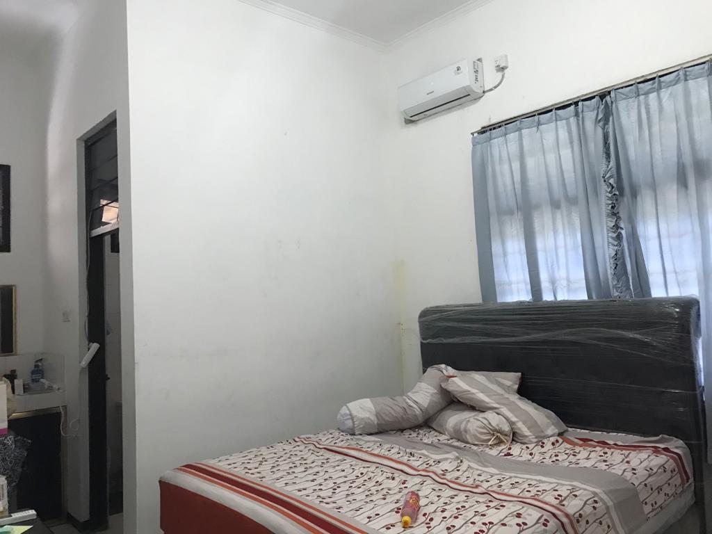 Disewakan Rumah 2 Lantai Lokasi di Manyar tirtoyoso, Surabaya