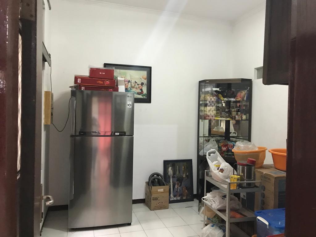 Disewakan Rumah 2 Lantai Lokasi di Manyar tirtoyoso, Surabaya