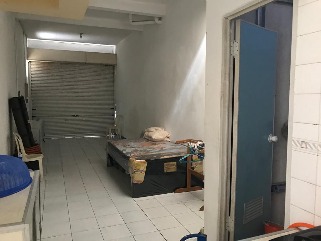 Disewakan Rumah 2 Lantai Lokasi di Manyar tirtoyoso, Surabaya