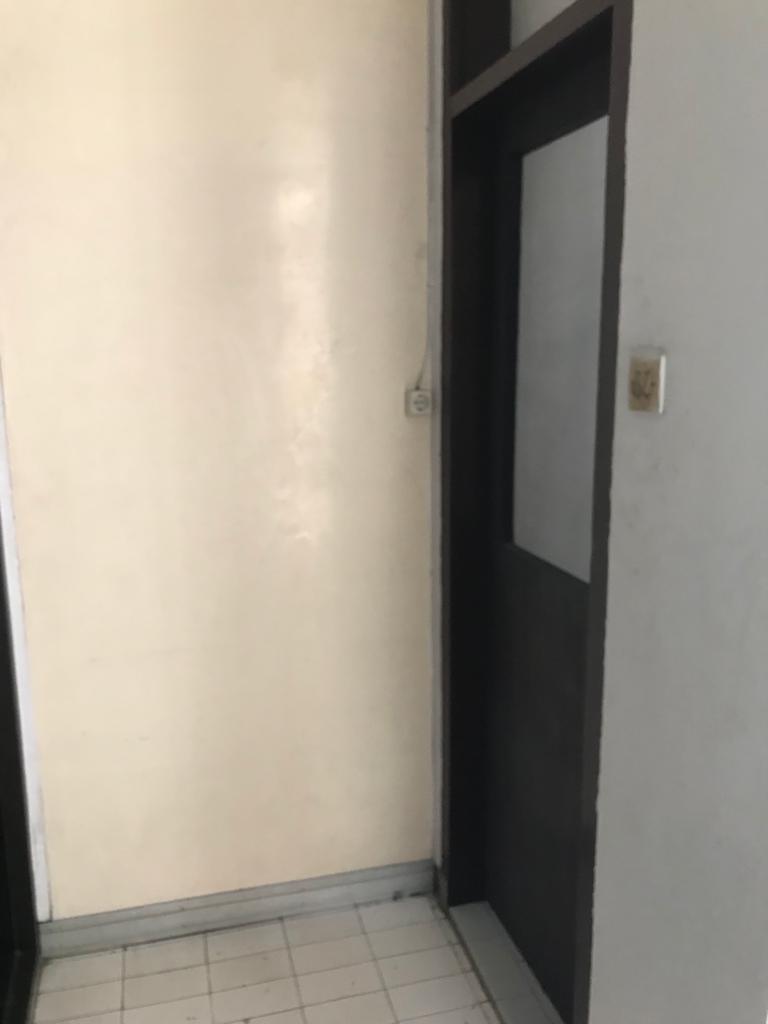 Disewakan Rumah 2 Lantai Lokasi di Manyar tirtoyoso, Surabaya