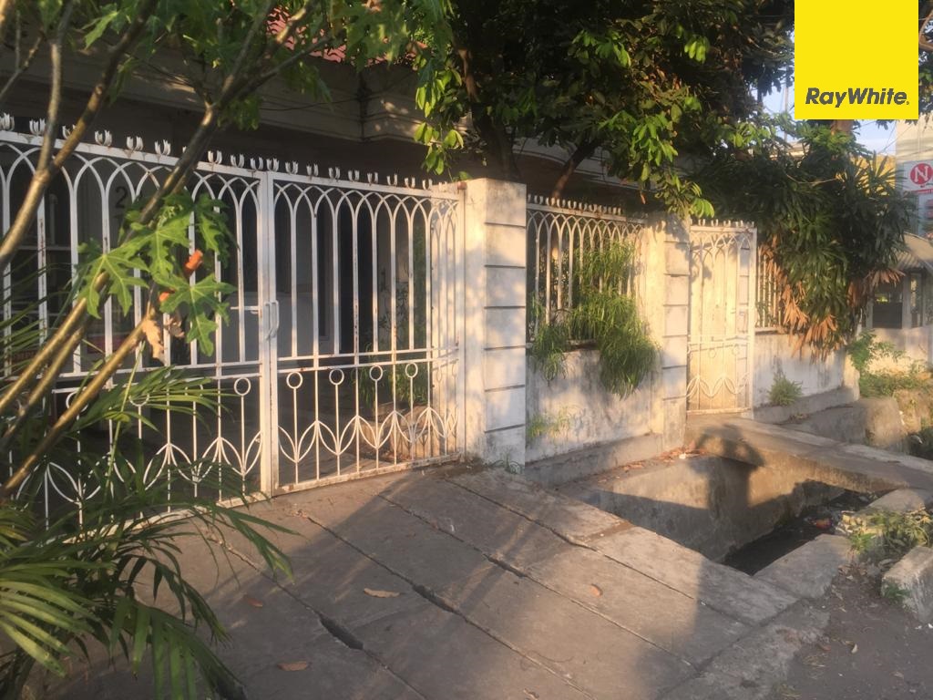 Rumah Dijual 1,5 Lantai di Jl. Gayungsari Barat, Surabaya