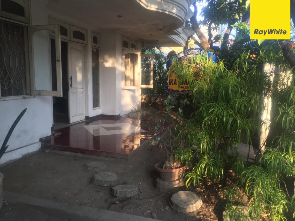 Rumah Dijual 1,5 Lantai di Jl. Gayungsari Barat, Surabaya