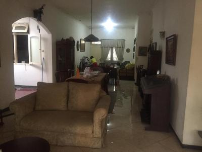 Rumah Dijual 1,5 Lantai di Jl. Gayungsari Barat, Surabaya