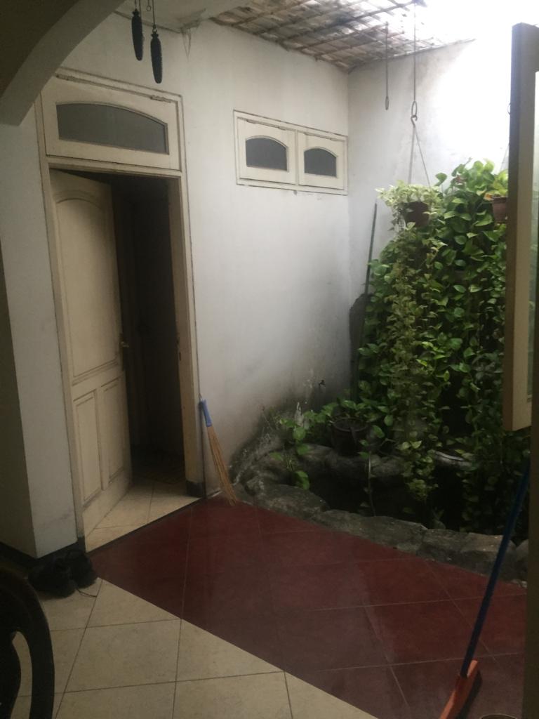 Rumah Dijual 1,5 Lantai di Jl. Gayungsari Barat, Surabaya