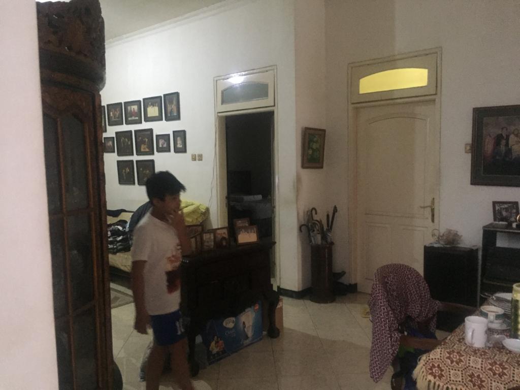 Rumah Dijual 1,5 Lantai di Jl. Gayungsari Barat, Surabaya