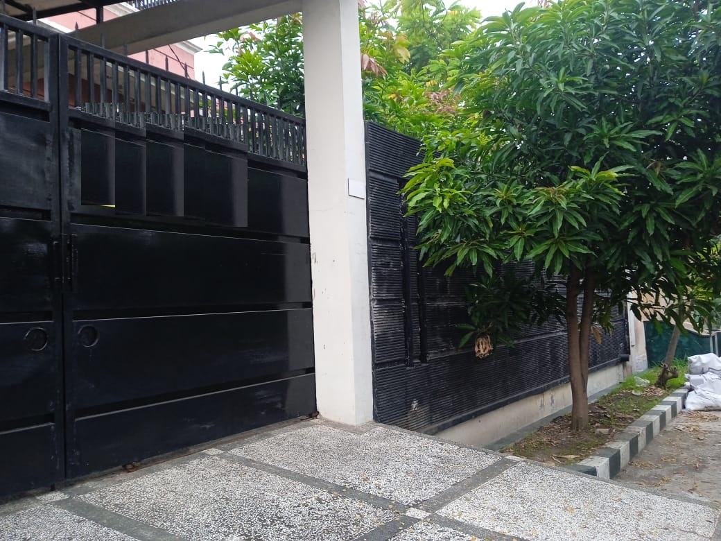 rumah dijual raya ketintang selatan surabaya