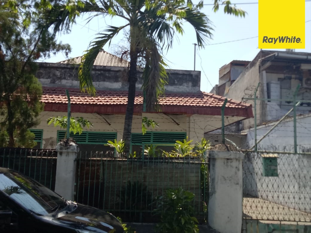 Dijual Rumah SHM Lokasi Strategis di Jl. Donokerto, Surabaya