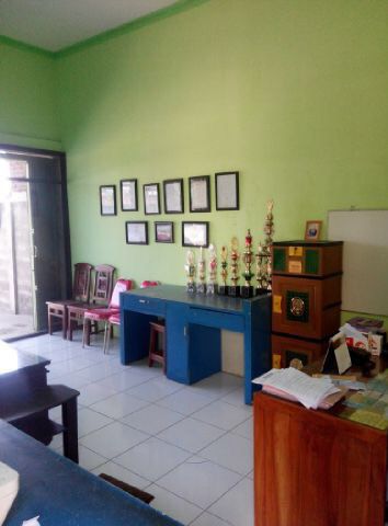 Rumah Dijual SHM Lokasi di Jl. Karang Asem Gardu PLN, Surabaya