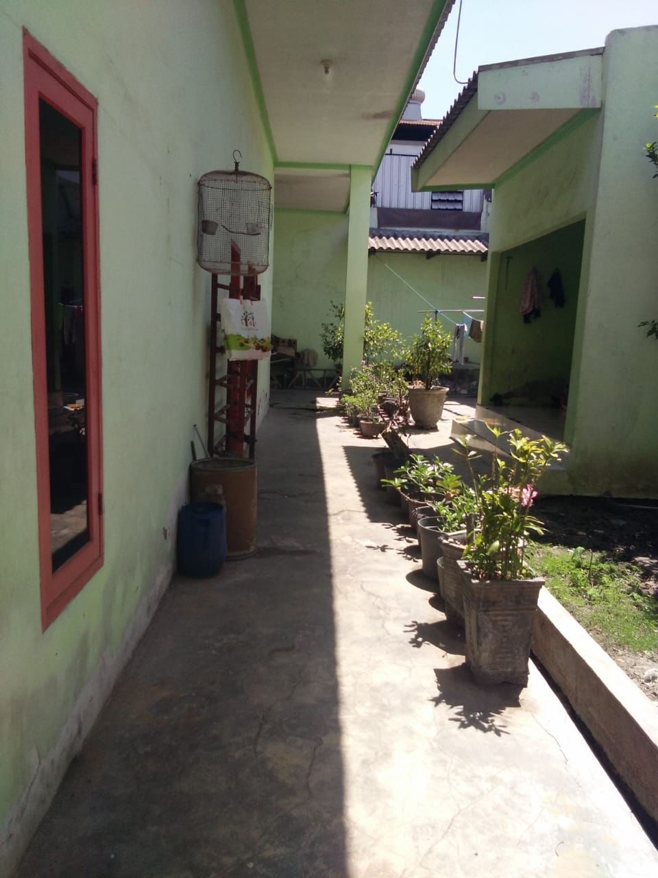 Rumah Dijual SHM Lokasi di Jl. Karang Asem Gardu PLN, Surabaya