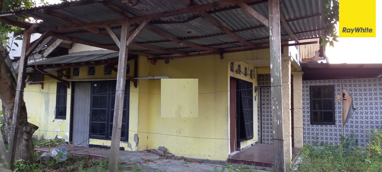 Disewakan Rumah Lokasi Strategis di Puri Lidah Kulon Indah