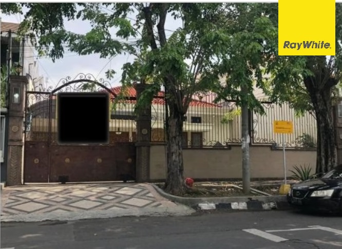 Rumah Dijual Cepat Bangunan 2,5 Lantai di Jl. Imam Bonjol, sby