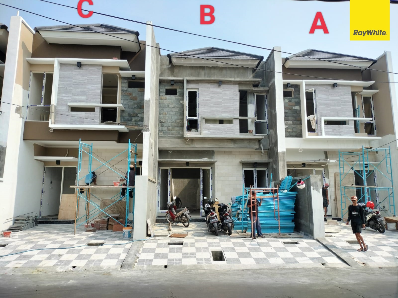 Dijual Rumah Bangunan 2 Lantai di Babatan Pantai, Surabaya