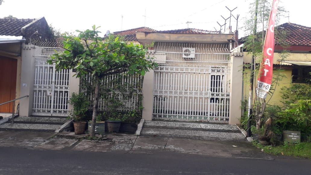 Dijual Rumah Strategis di Tepi Jalan Besar Kota Surakarta PR1917