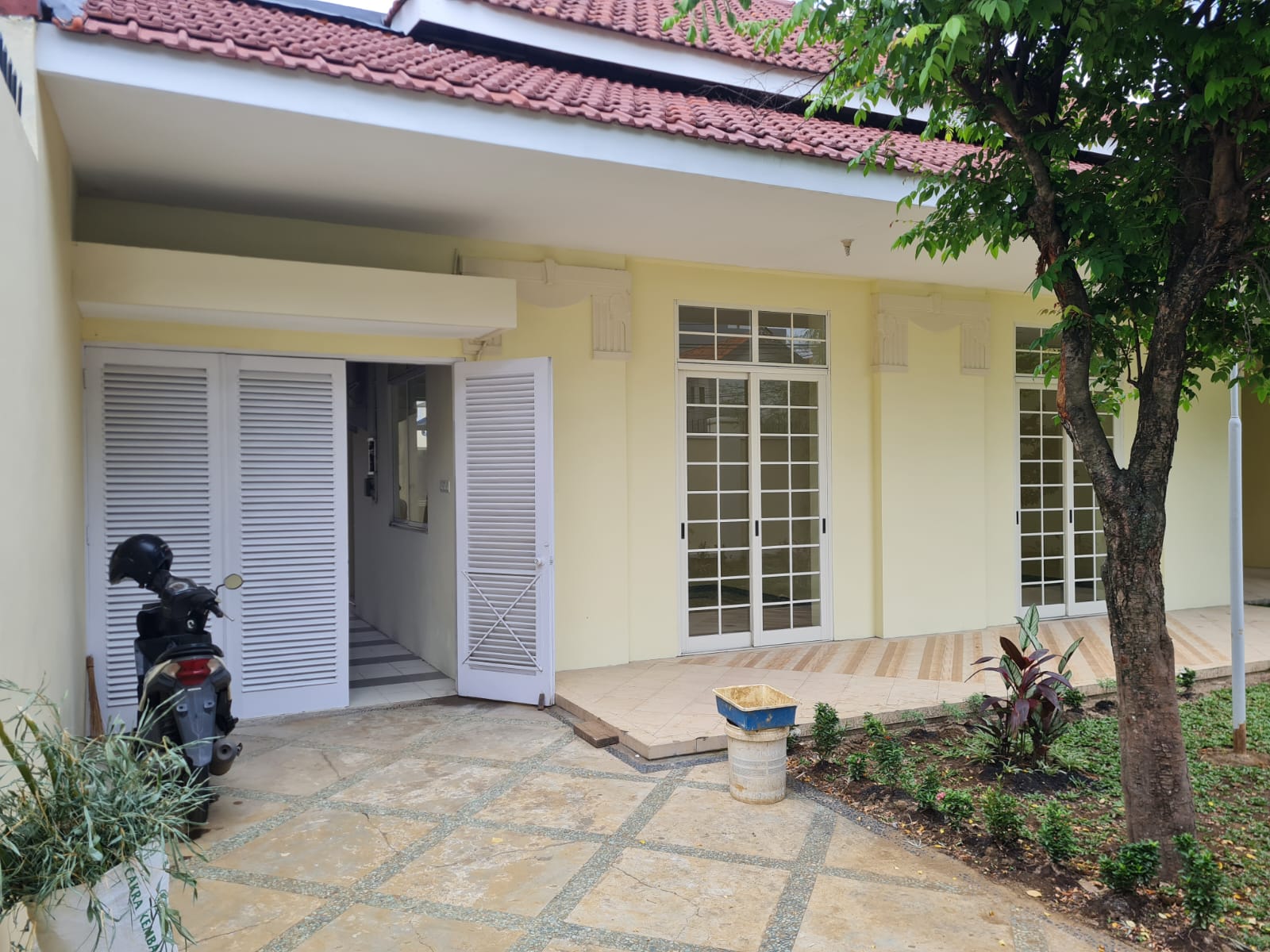 Rumah Disewa Jalan Teuku Umar, Dr Soetomo, Tegalsari, Surabaya