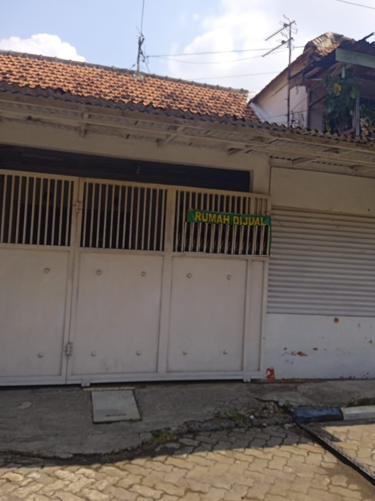 rumah dijual jalan krakatau surabaya