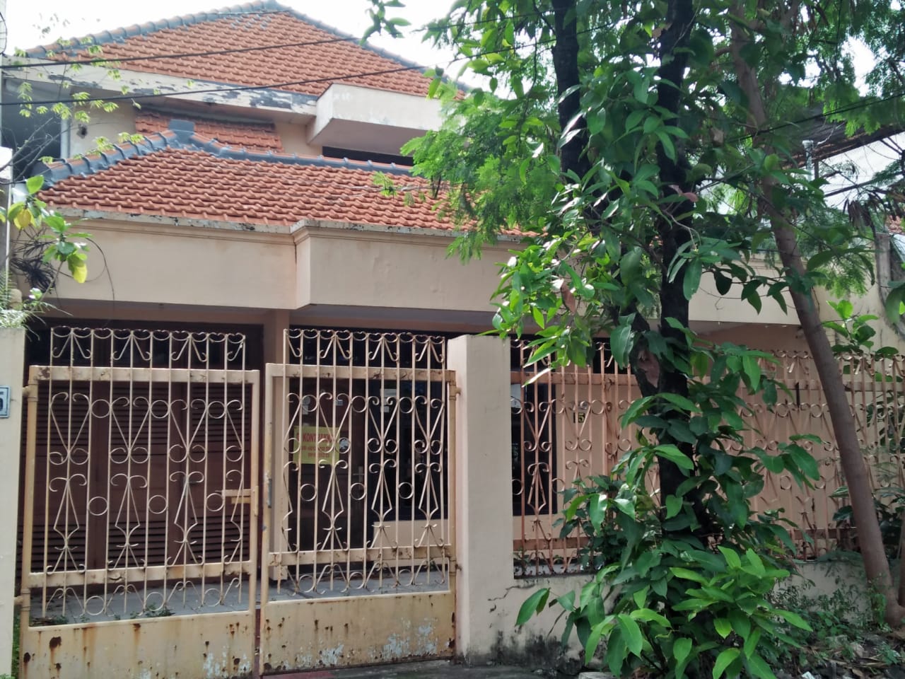 rumah disewakan barata jaya surabaya