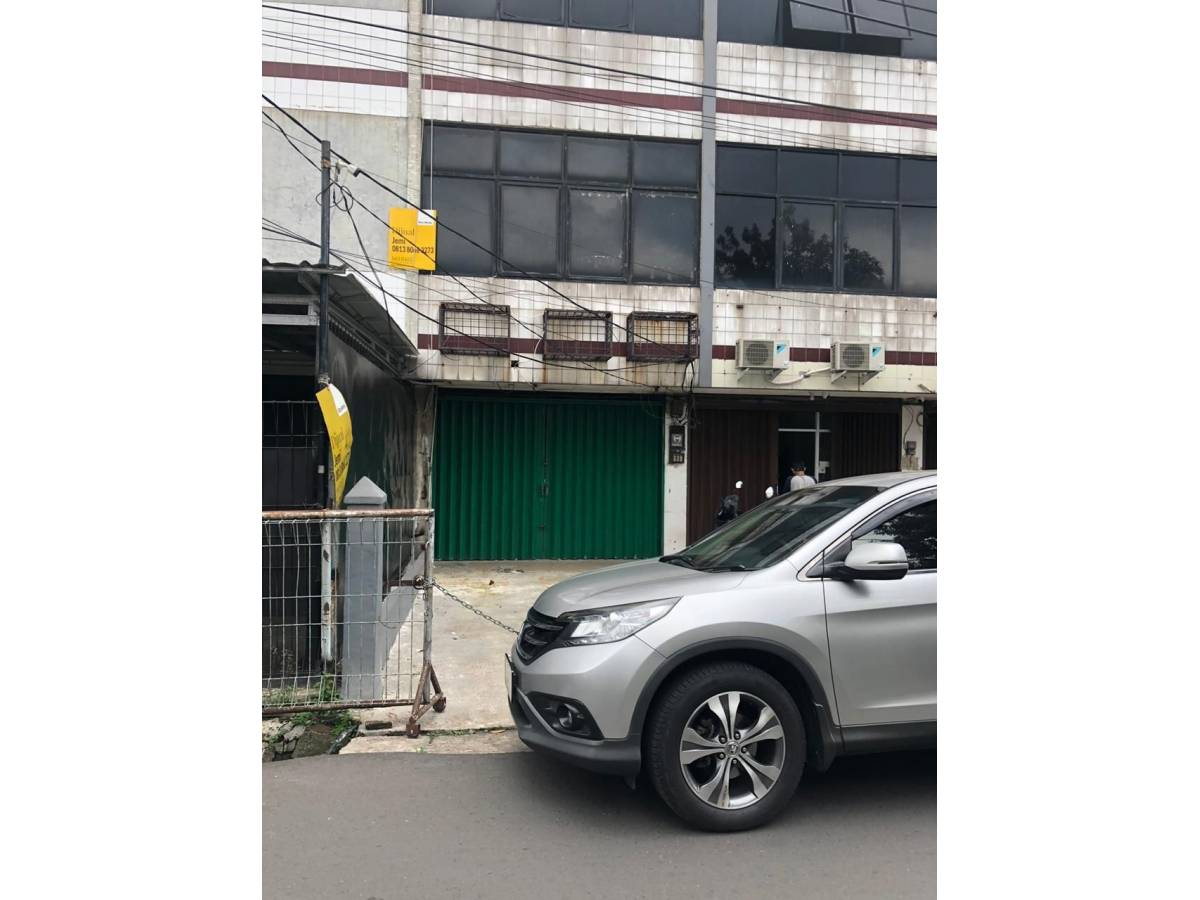 Ruko Strategis di Pinggir Jalan Kebayoran Lama, Jakarta Selatan