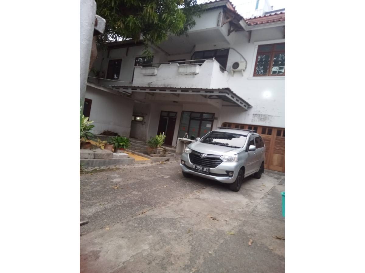 Disewakan Rumah Luas di Jalan Melati, Ragunan, Jakarta Selatan