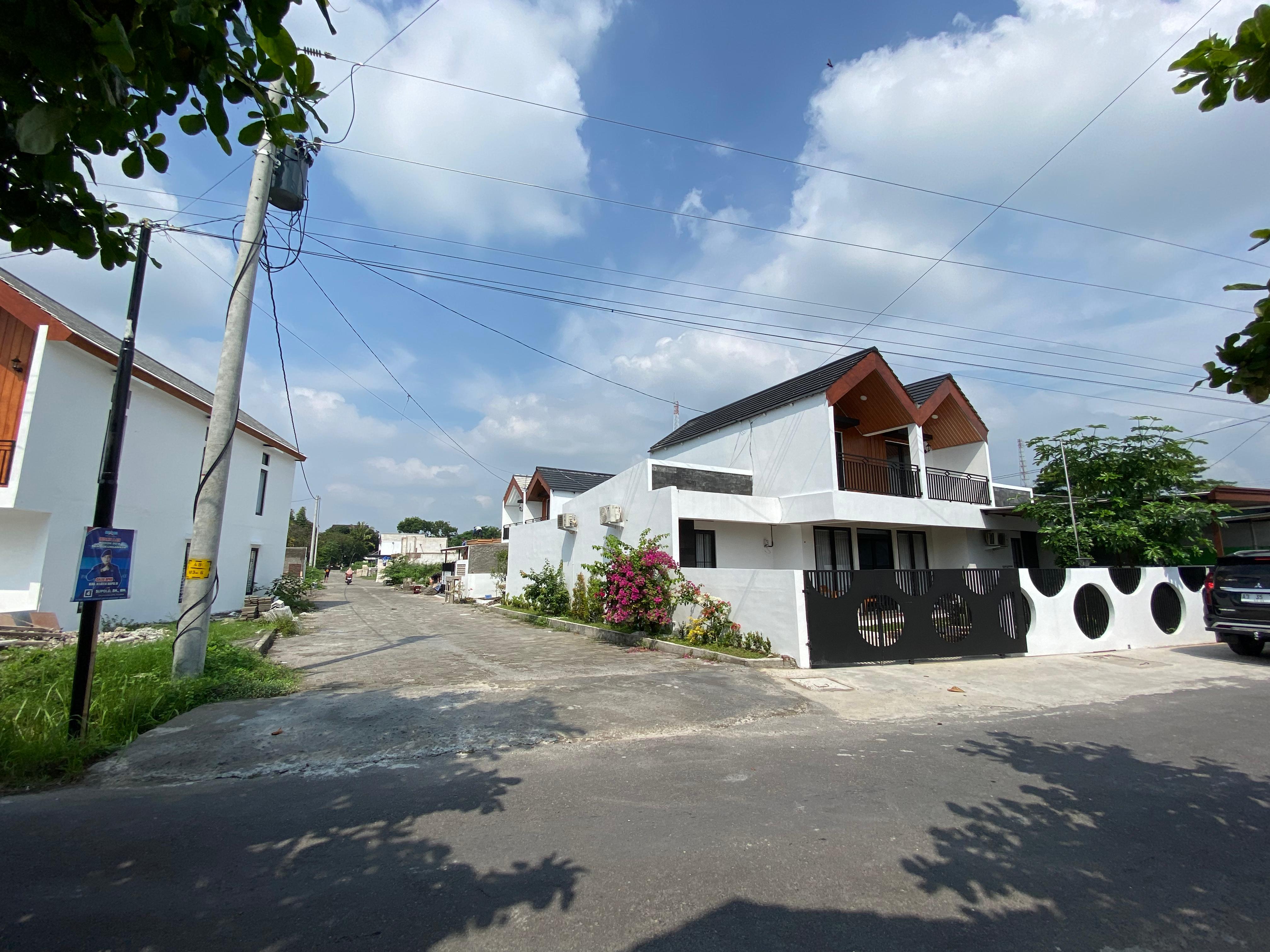 Rumah Keren Modern dekat Candi Prambanan