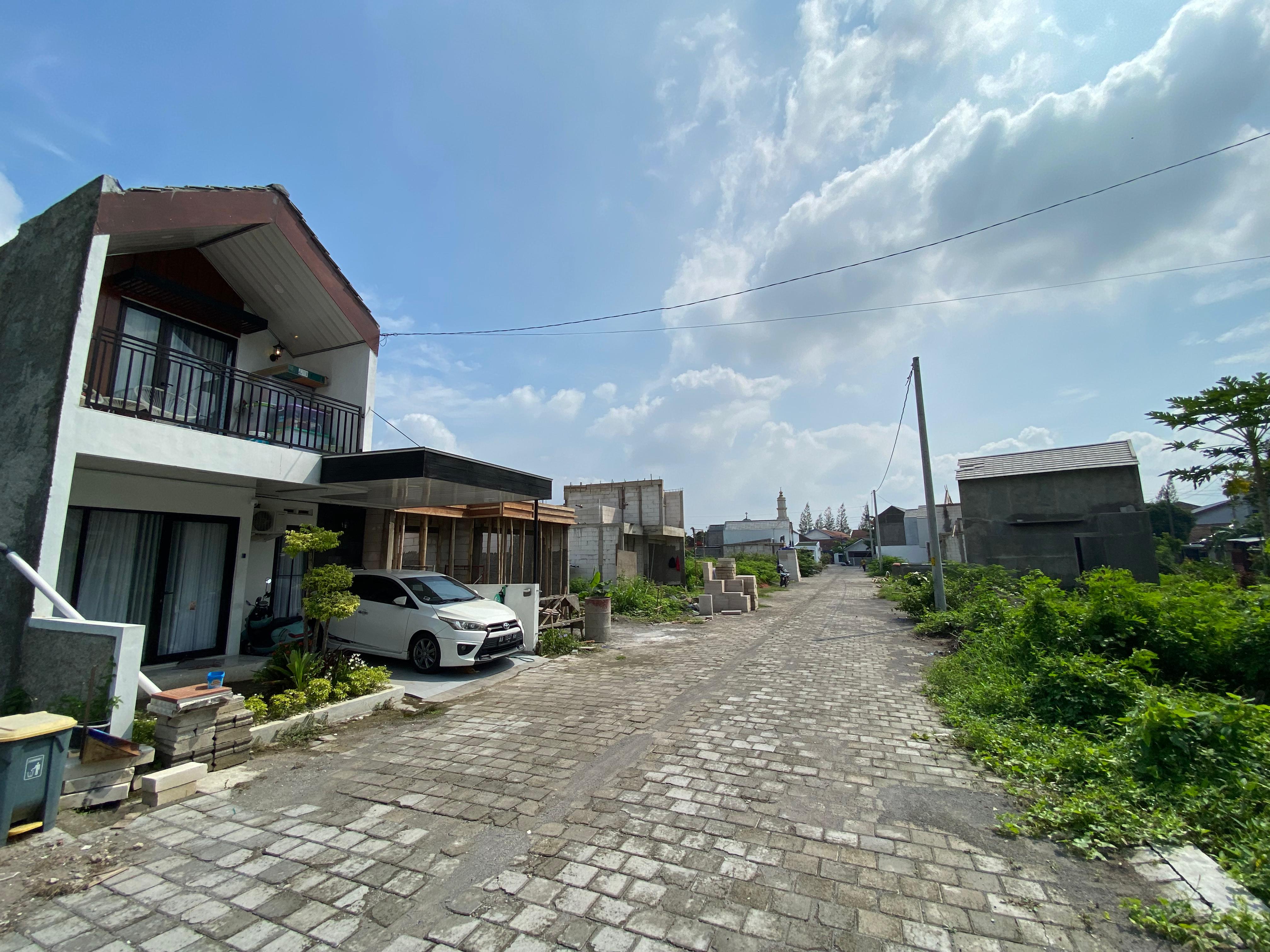 Rumah Keren Modern dekat Candi Prambanan