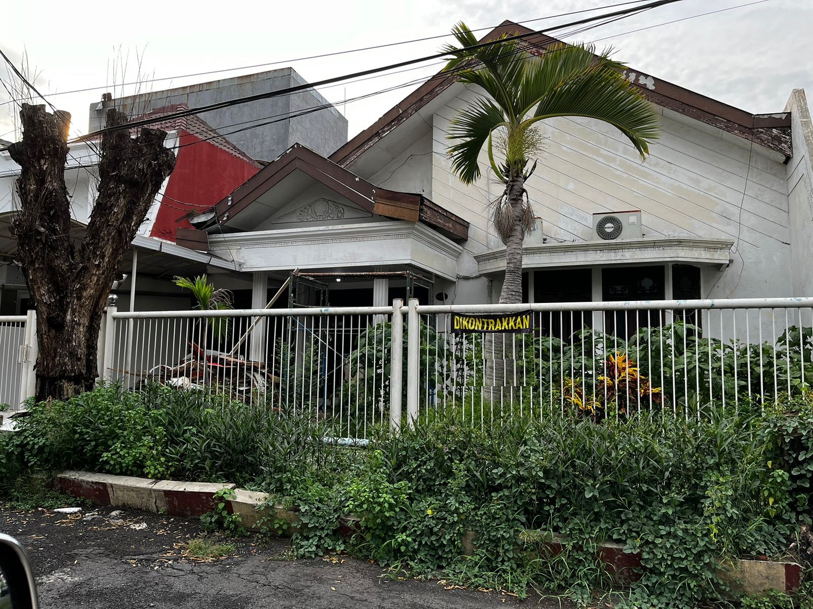 rumah disewakan dharmahusada indah utara surabaya