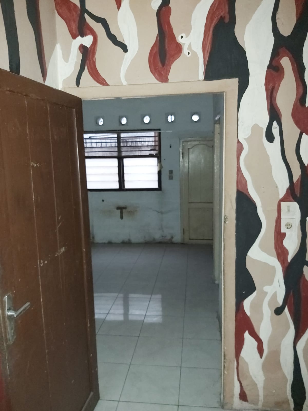 Disewakan / Dijual Rumah Strategis Pusat Kota