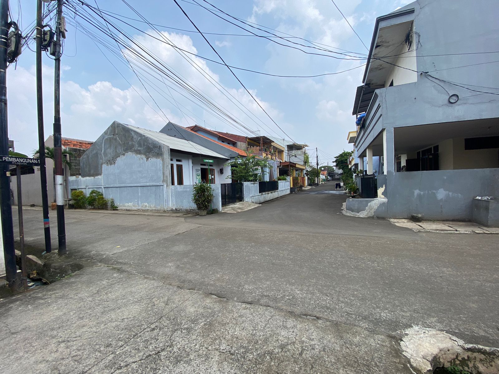 Dijual Rumah 2 Lantai di Jatibening Bekasi Mepet Jakarta Timur