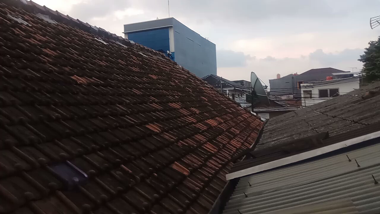 Rumah Hitung Tanah Pinggir Jalan Kramat Sentiong Ramai 24 Jam