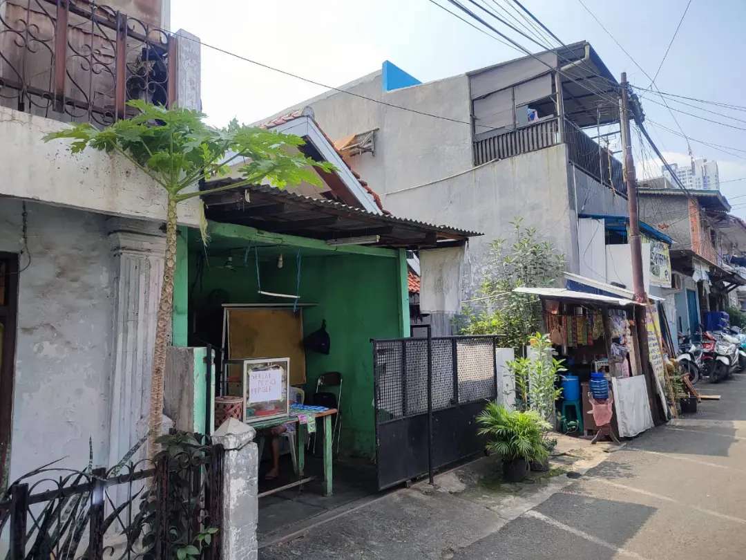 Rumah Lama, Hanya 850 Meter Ke Rsud Tanah Abang