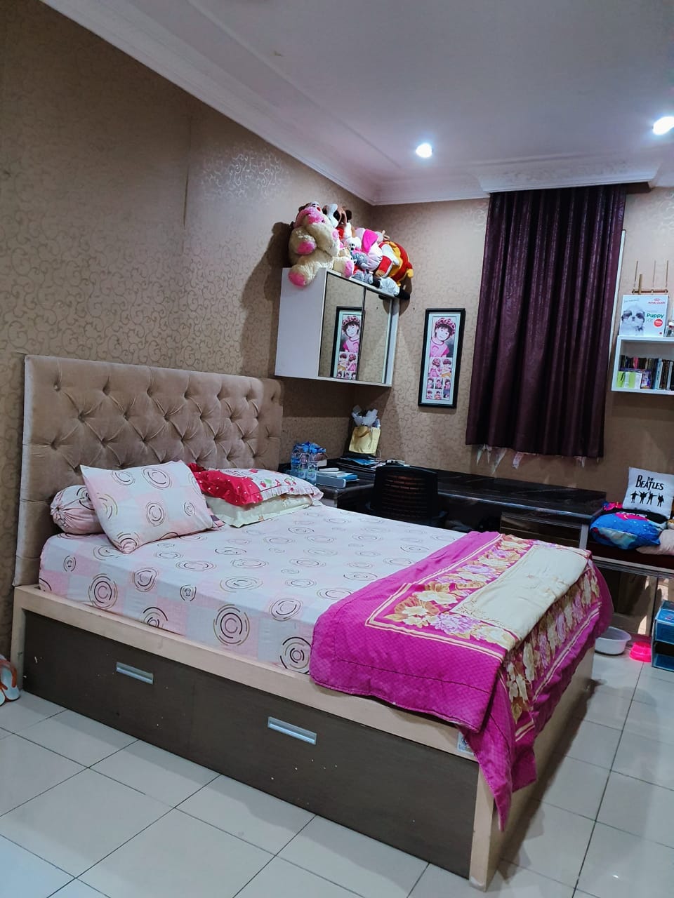 Rumah Hoek Dan Full Furnished Area Jalan Puan, 900 Meter Ke Mall